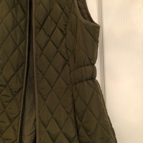 Joe Fresh army green vest perfect for spring - Picture 2 of 3